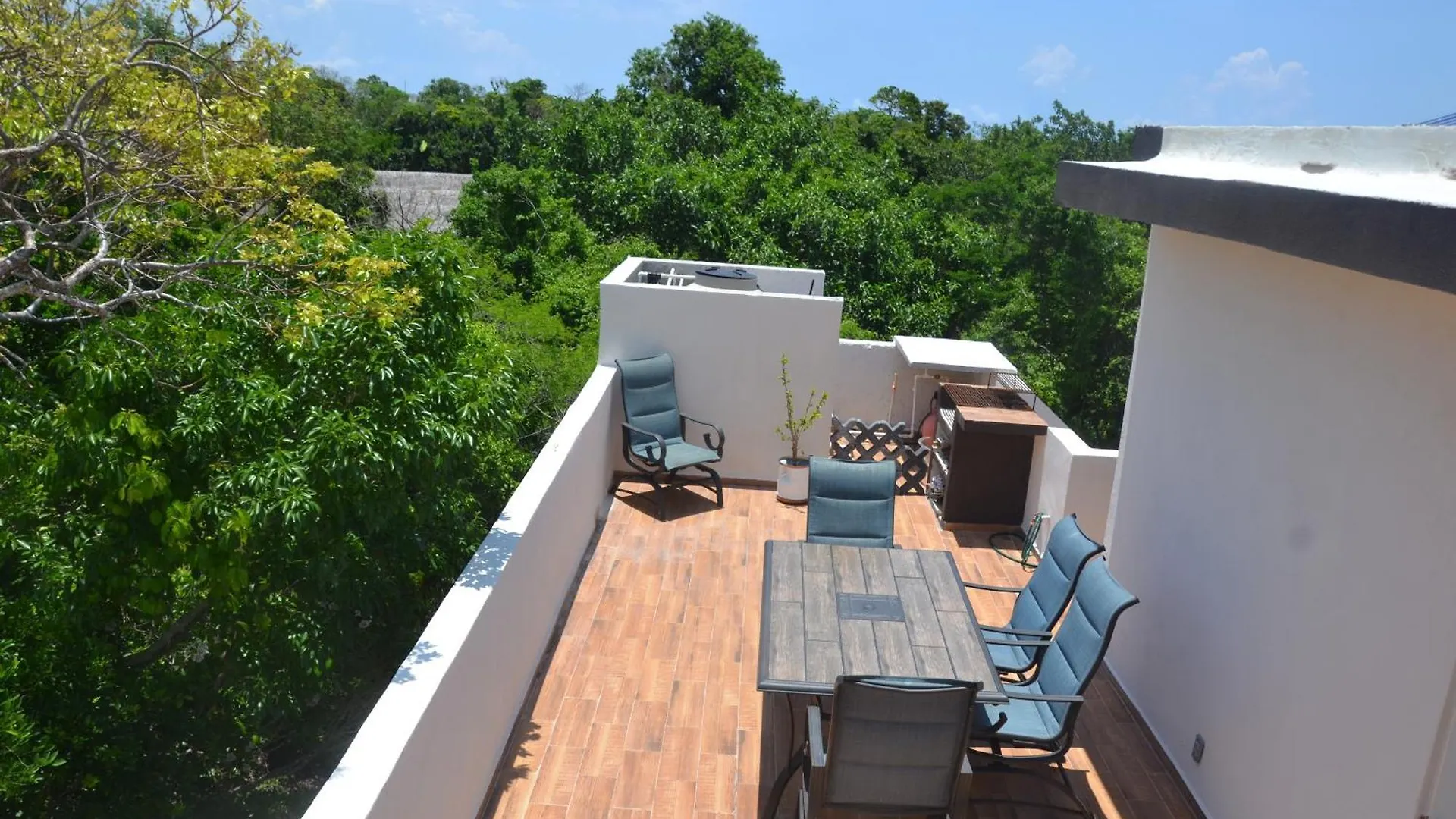 Homestay Relaxing Comfortable Jungle View Eklum Villa Rivera Maya Puerto Morelos Pool Ac Gym Gated Community Mexico